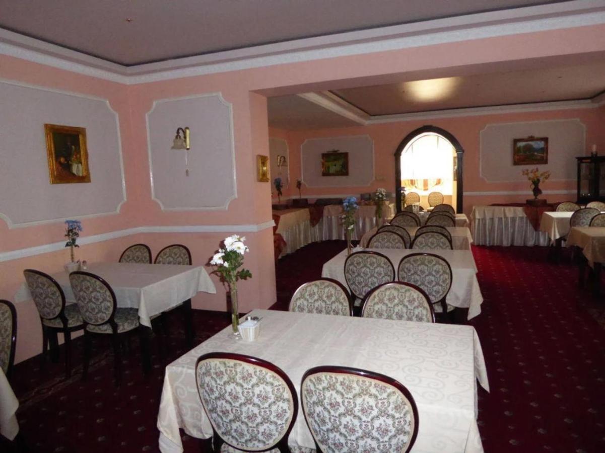 Bed and Breakfast Viilla Rezidence à Kudowa-Zdrój Extérieur photo