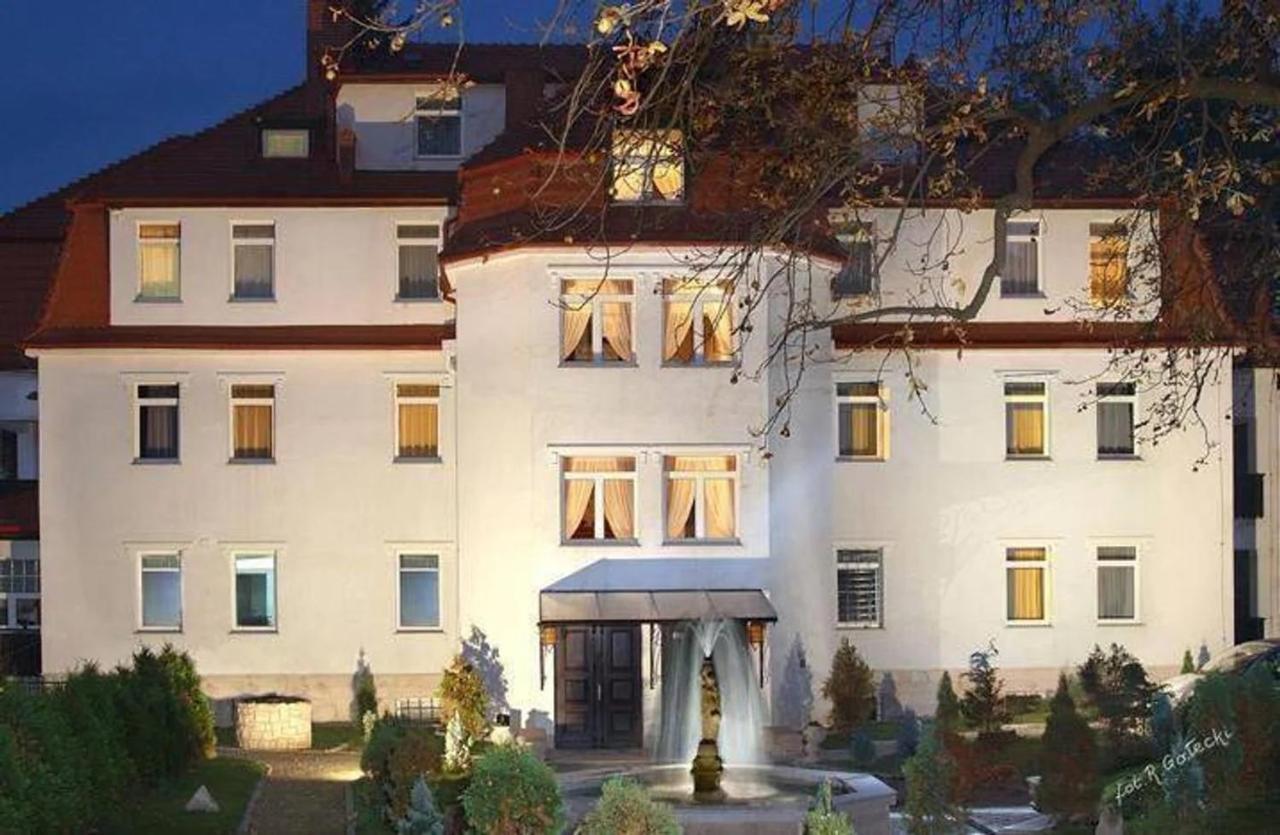 Bed and Breakfast Viilla Rezidence à Kudowa-Zdrój Extérieur photo
